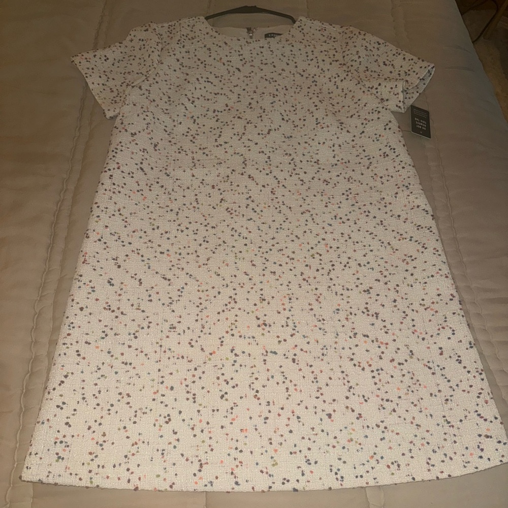 NWT Chic speckled off-white sheath dress
